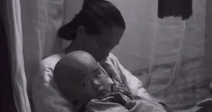 Tại sao phụ nữ thời xưa rõ ràng có thể cho con bú, nhưng các gia đình giàu thường thuê bà vú về nuôi con?