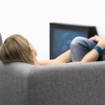 Xem TV nhiều gây cảm giác thiếu ngủ