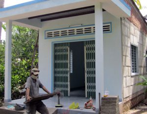 Xây nhà từ gáo dừa