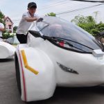 Sinh viên chế tạo xe 4 bánh chạy 200km với một lít xăng