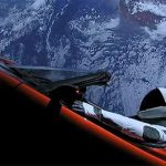 Sau 4 năm được Elon Musk gửi vào vũ trụ, số phận chiếc Tesla Roadster 100.000 USD giờ ra sao?