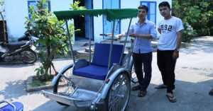 Xích lô chạy bằng năng lượng mặt trời của 3 chàng sinh viên Đà Nẵng